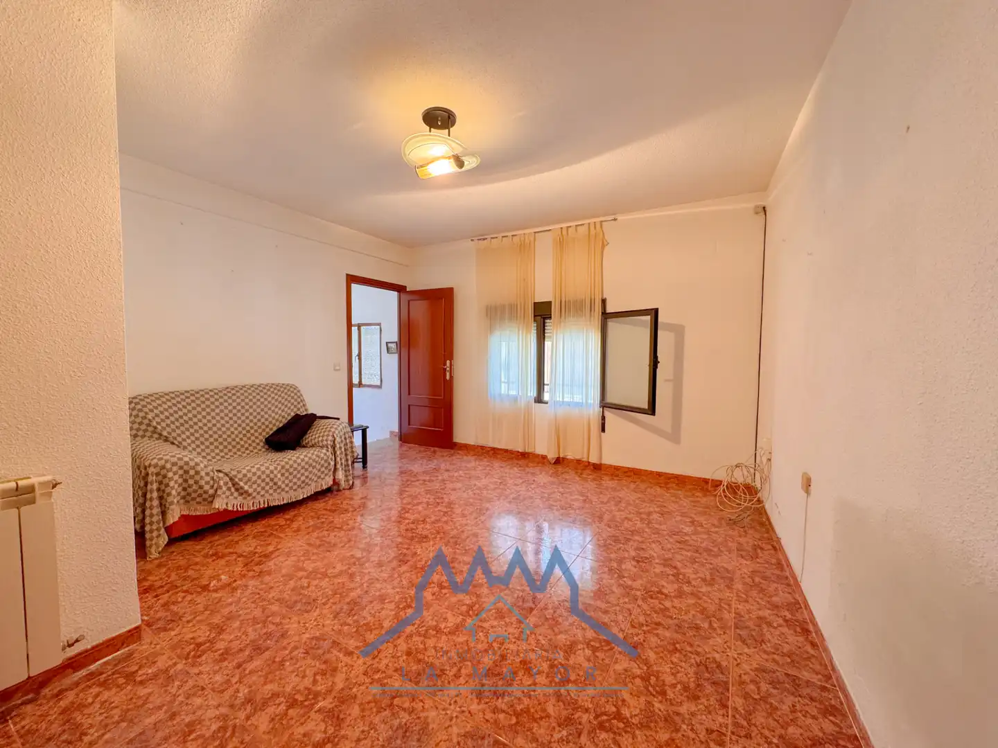 Wohnzimmer von Einfamilien-Reihenhaus zum Verkauf in Malagón mit Heizung, Terrasse und Abstellraum