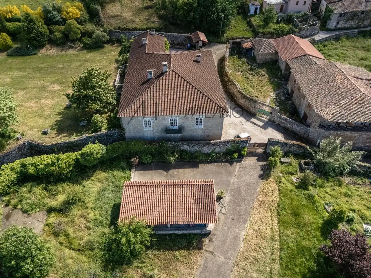 Vista exterior de Finca rústica en venta en Verín con Calefacción, Jardín privado y Parquet