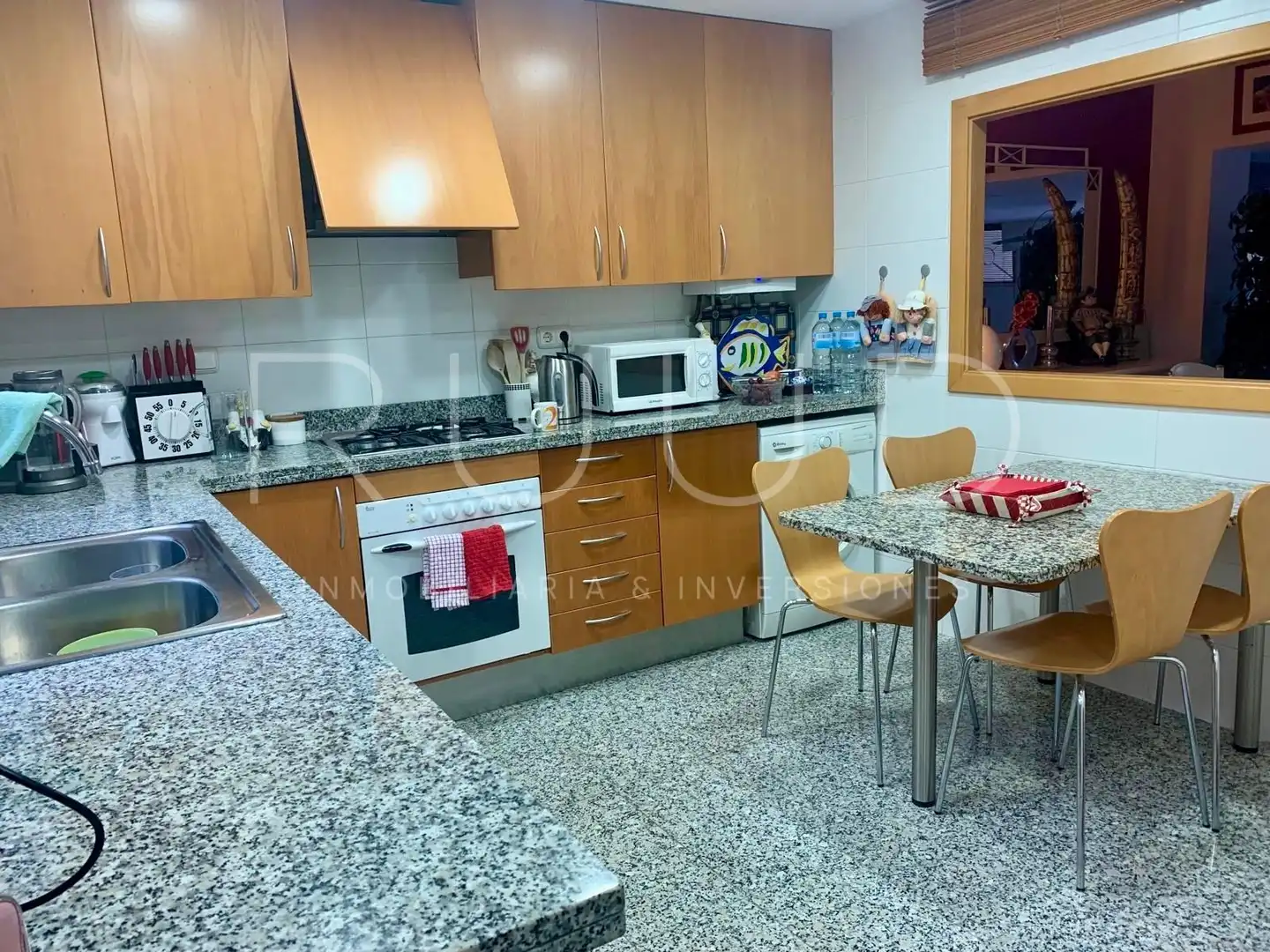 Küche von Einfamilien-Reihenhaus zur Miete in Sant Feliu de Guíxols mit Klimaanlage, Heizung und Privatgarten