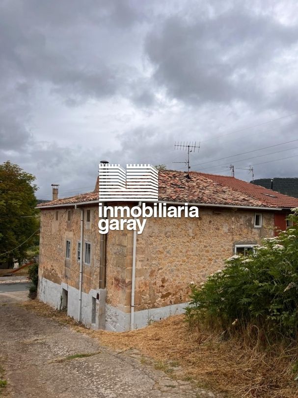 Vista exterior de Casa adosada en venta en Oña con Calefacción