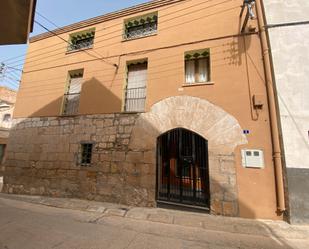 Vista exterior de Casa adosada en venda en Sarroca de Lleida amb Terrassa i Balcó