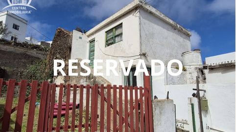 CASA TERRERA EN EL HIERRO