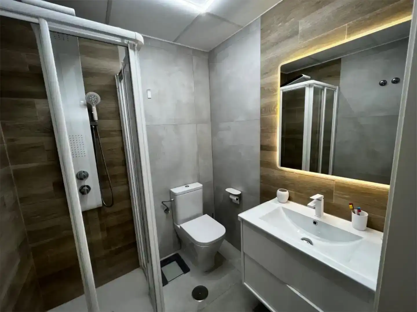 Baño de Piso en venta en Moratalla con Aire acondicionado, Jardín privado y Parquet