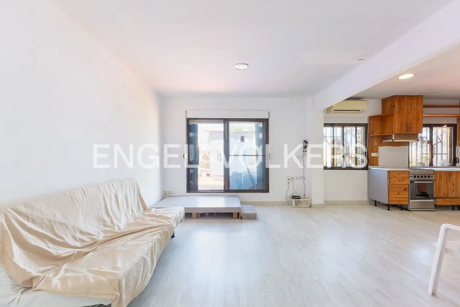 Vista exterior de Ático en venta en Valencia con Calefacción y Terraza