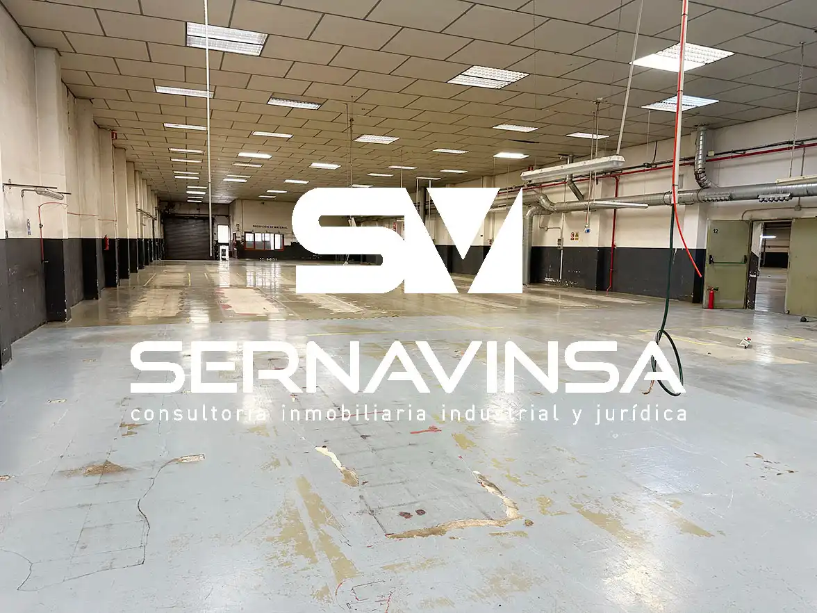 Vista exterior de Nave industrial de alquiler en Sabadell