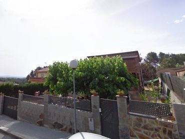 Villa con piscina in vendita a El Catllar