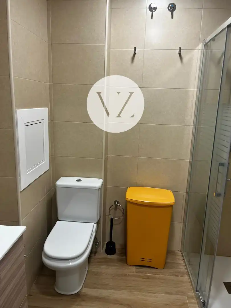 Bathroom of Flat for sale in Salamanca  with Heating, Terrace and Furnished