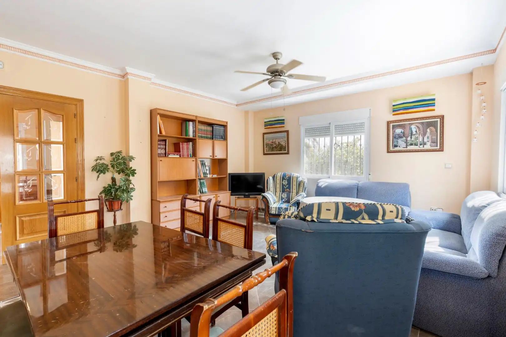 Sala de estar de Casa o chalet en venta en Escúzar con Terraza y Piscina
