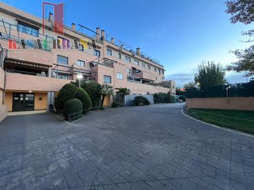 Attique avec piscine à vendre à Hispanoamérica - Comunidades