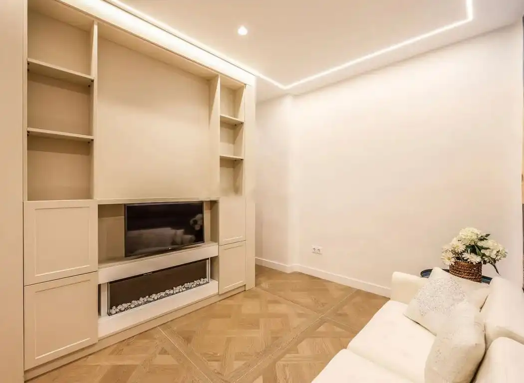 Sala d'estar de Pis en venda en  Madrid Capital amb Aire condicionat, Calefacció i Moblat