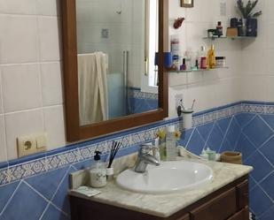 Bathroom of House or chalet for sale in Chiclana de la Frontera