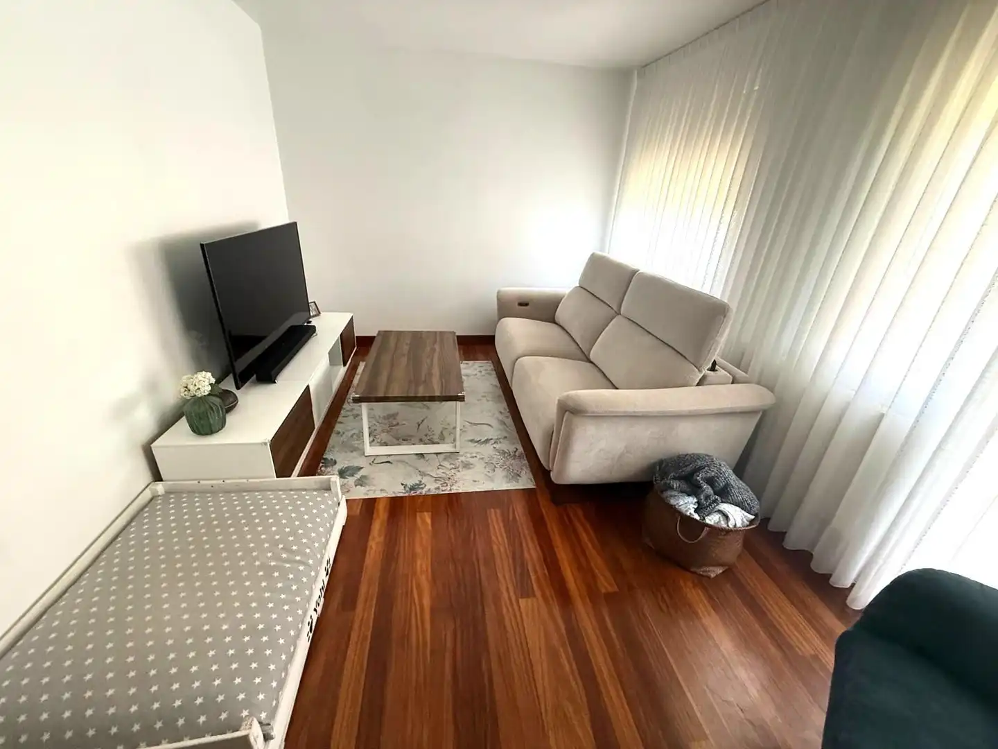 Living room of Flat for sale in Basauri   with Heating and Balcony