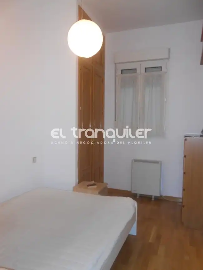Wohnung zur Miete in Calle Atocha, Cortes - Huertas