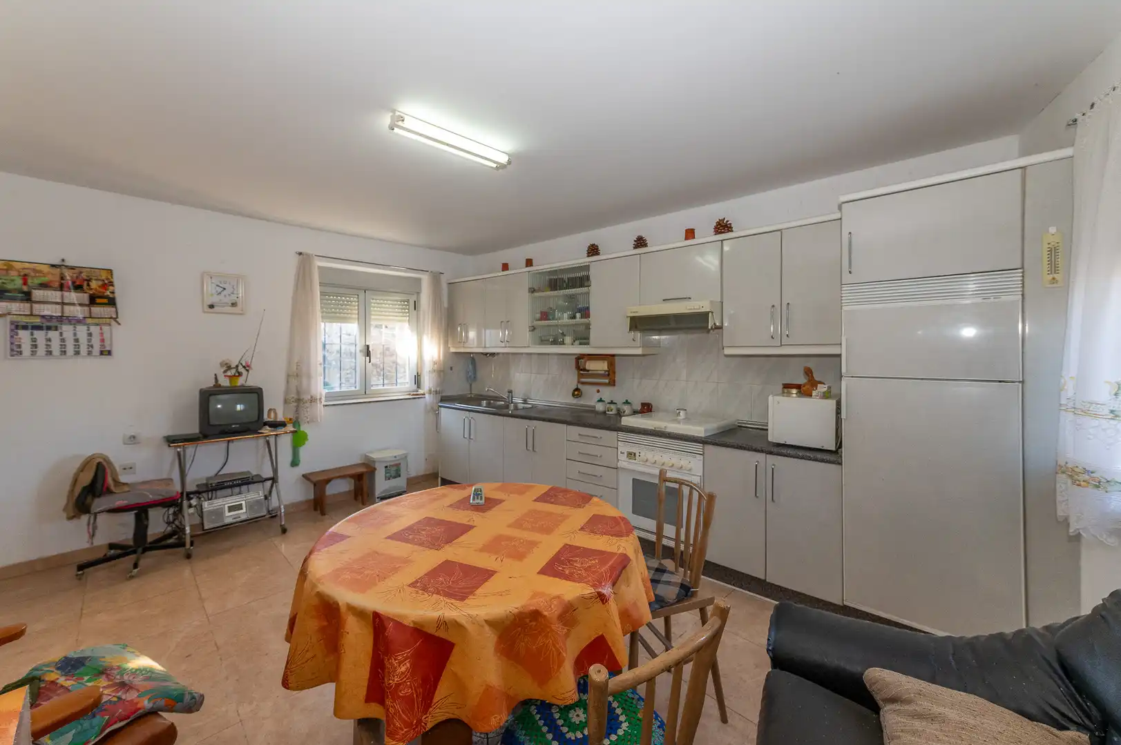Küche von Country house zum Verkauf in Santa Colomba de Somoza mit Möbliert