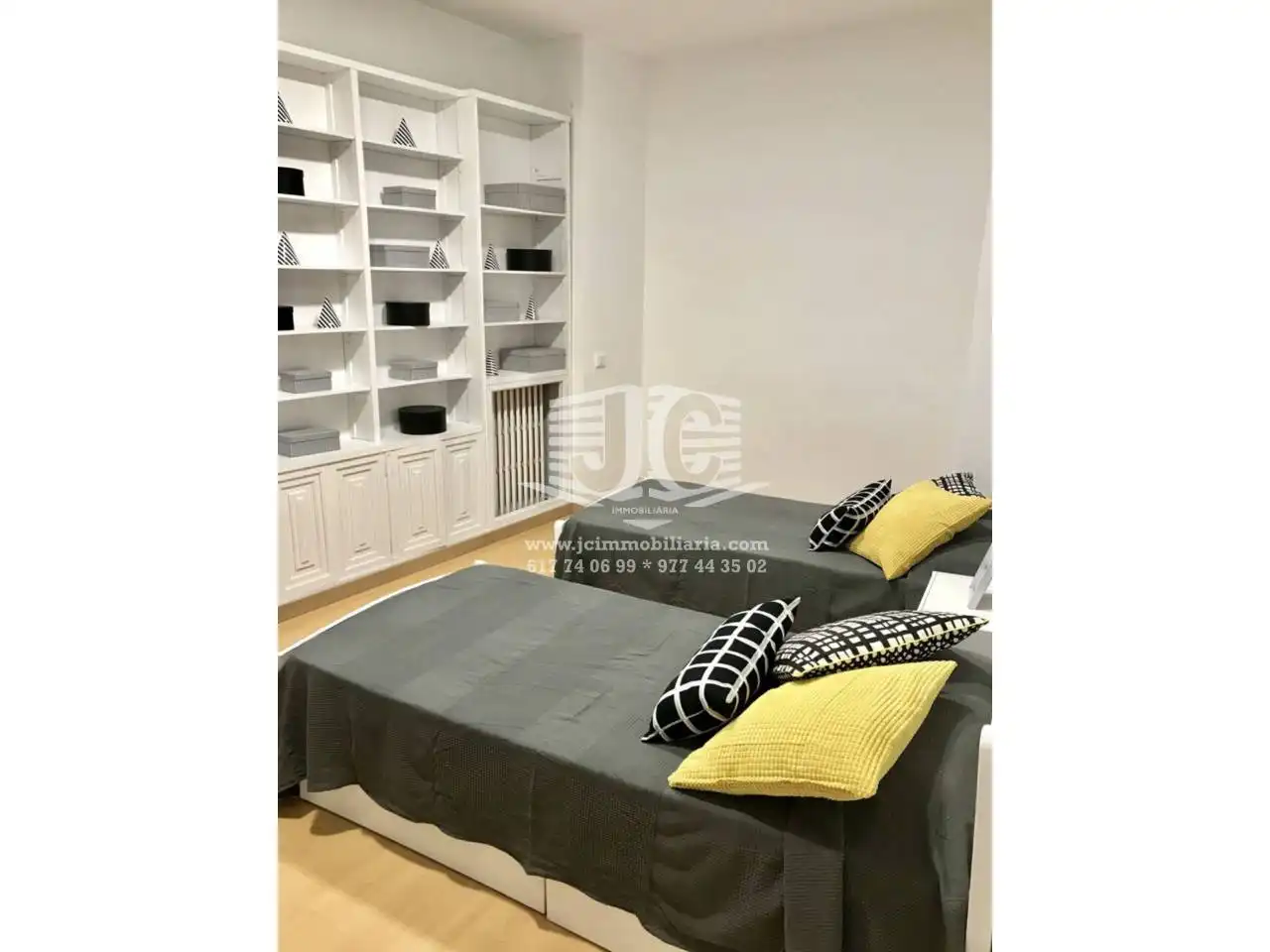 Flat for rent in Calle CARBÓ, Centre