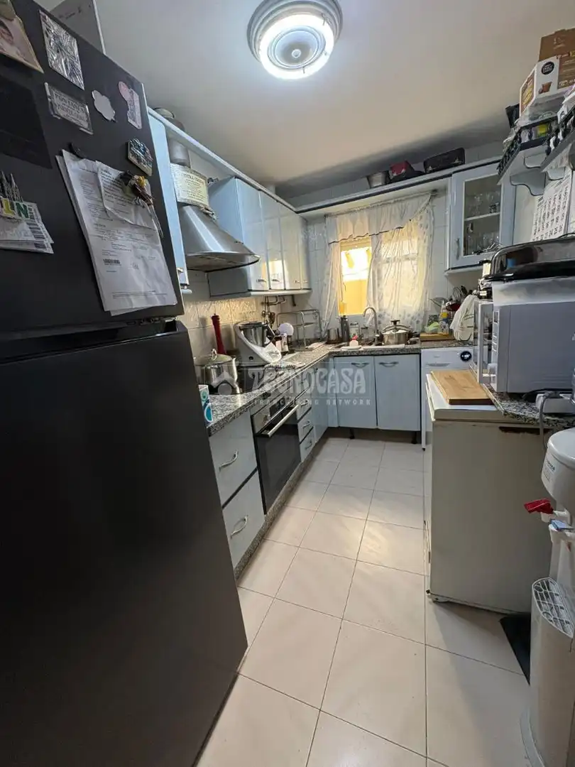 Küche von Wohnung zum Verkauf in La Rinconada mit Klimaanlage und Heizung