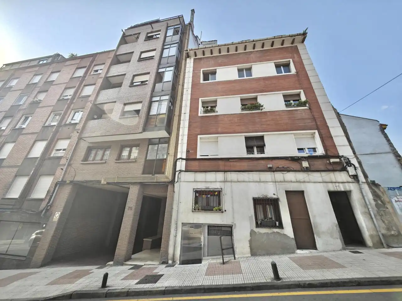 Vista exterior de Piso en venta en Oviedo 