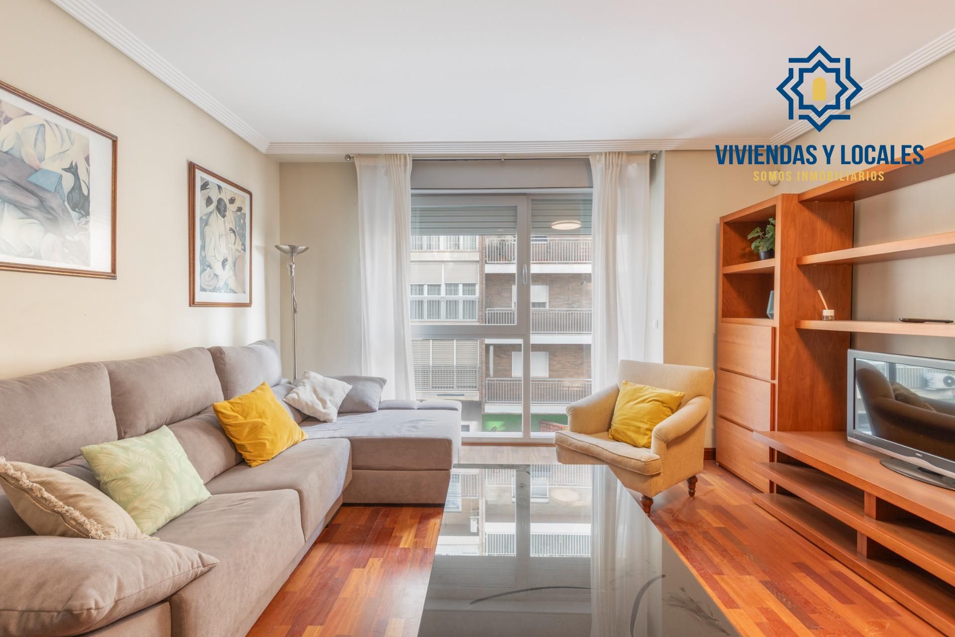 Sala d'estar de Pis en venda en  Granada Capital amb Aire condicionat, Calefacció i Parquet