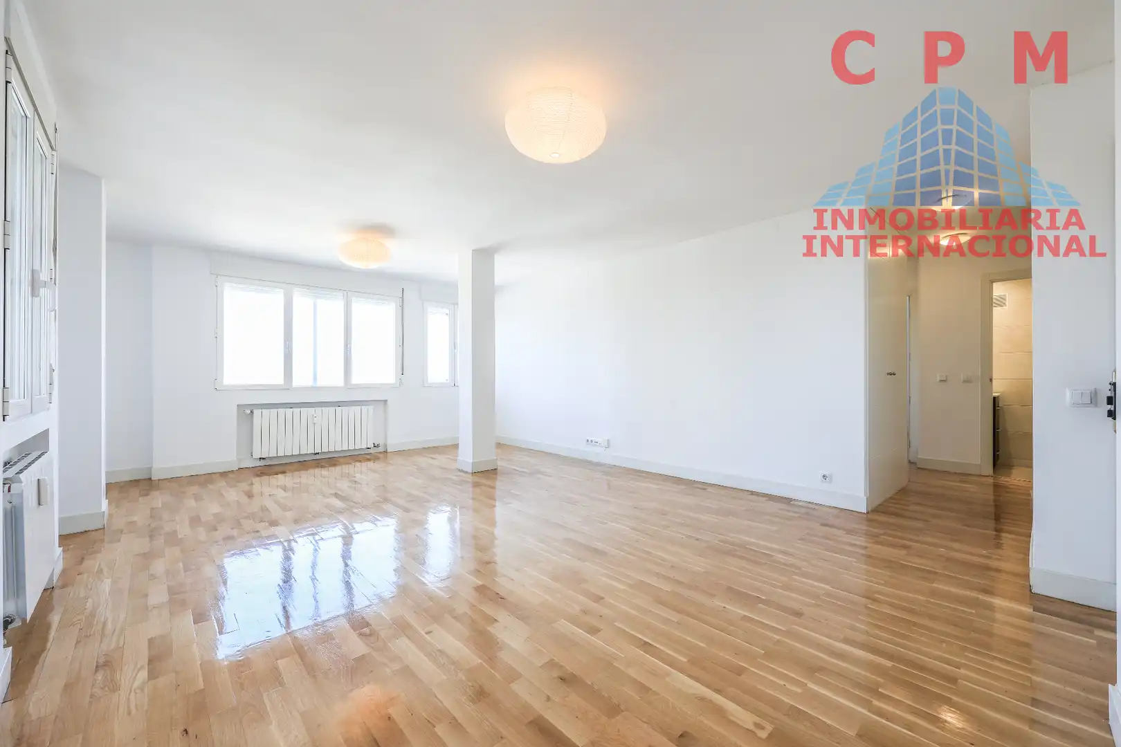 Living room of Flat for rent in Madrid  with Air Conditioner, Heating and Parquet flooring