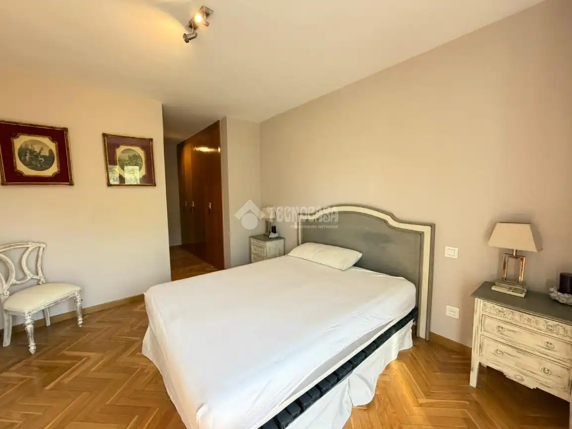 Bedroom of Flat for rent in Madrid  with Heating and Community pool