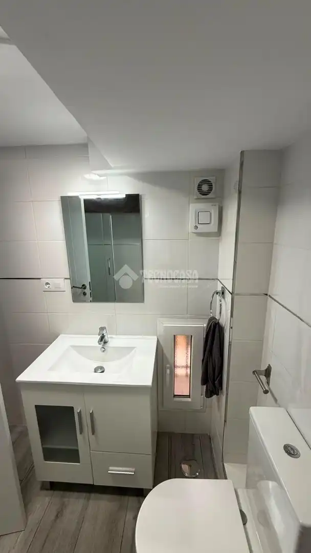 Badezimmer von Wohnung zum Verkauf in Madrid mit Klimaanlage, Heizung und Möbliert