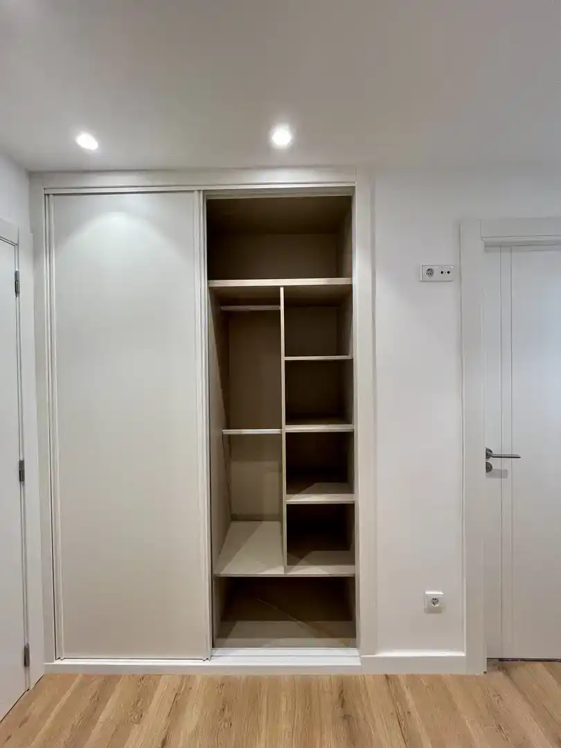 Habitación de Piso en venta en Ourense Capital  con Parquet y Balcón