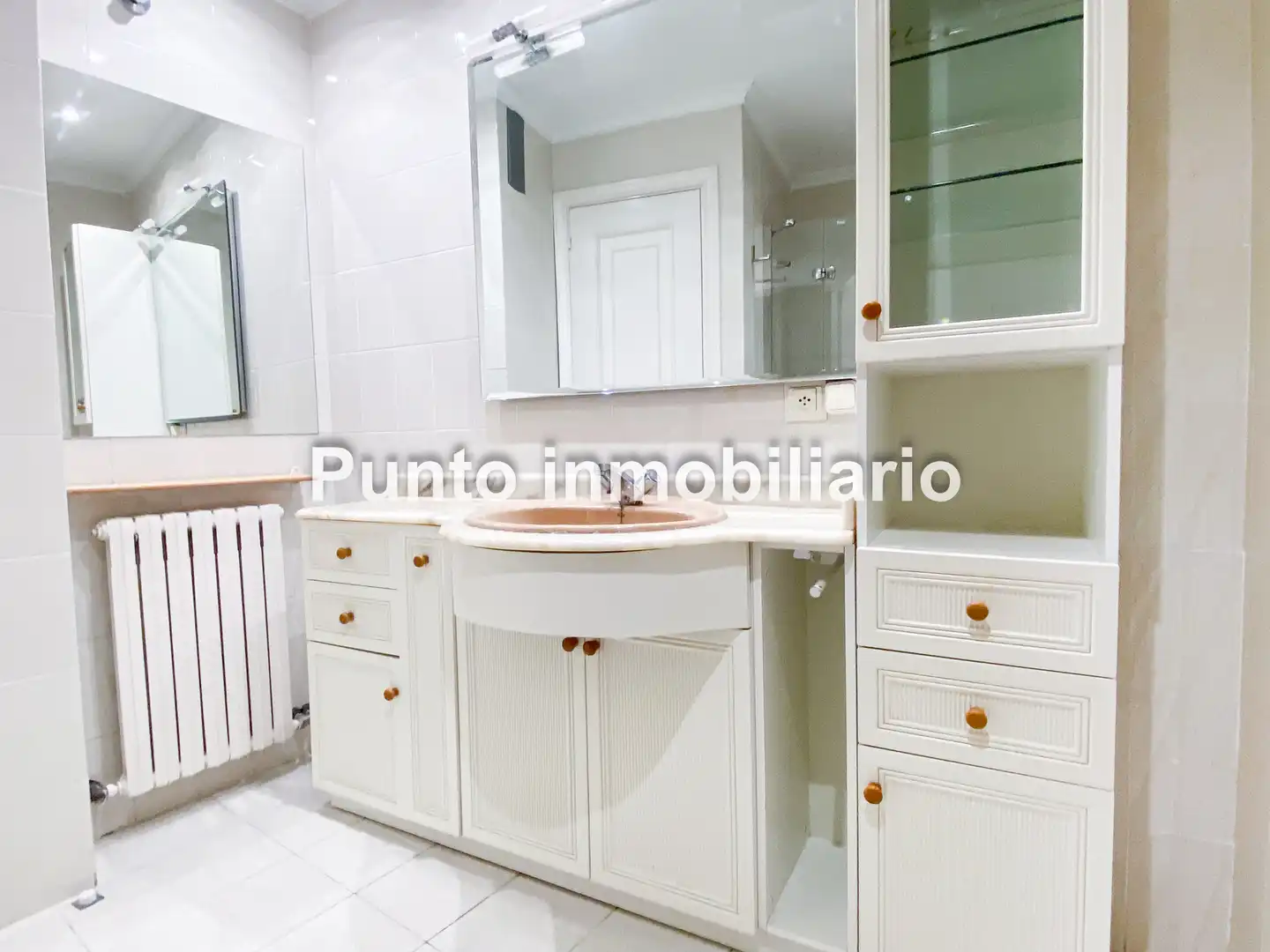 Baño de Piso de alquiler en Valladolid con Aire acondicionado, Calefacción y Parquet