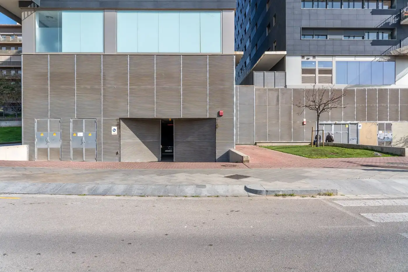 Exterior view of Garage for rent in L'Hospitalet de Llobregat