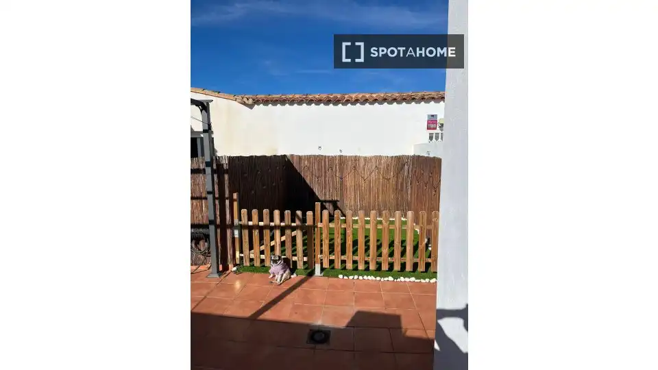Exterior view of Flat for share in Benaguasil  with Air Conditioner, Heating and Furnished
