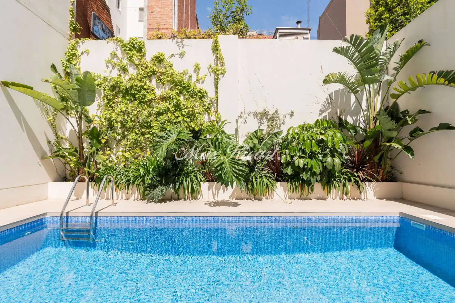 Swimming pool of Flat for sale in Barcelona  with Air Conditioner, Terrace and Swimming Pool