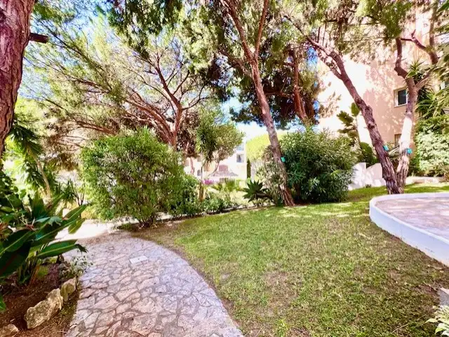 Jardí de Pis en venda en Marbella amb Aire condicionat, Calefacció i Moblat