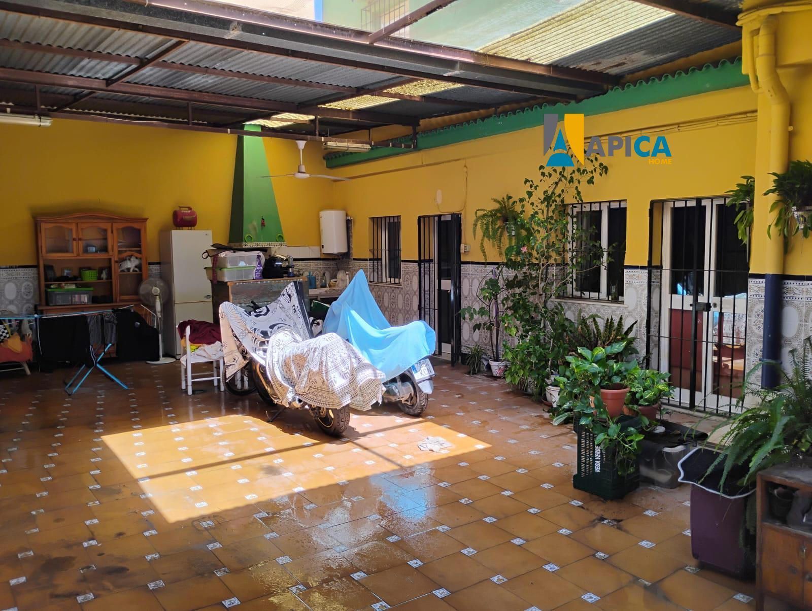 Single-family semi-detached for sale in La Línea de la Concepción  with Air Conditioner, Terrace and Storage room