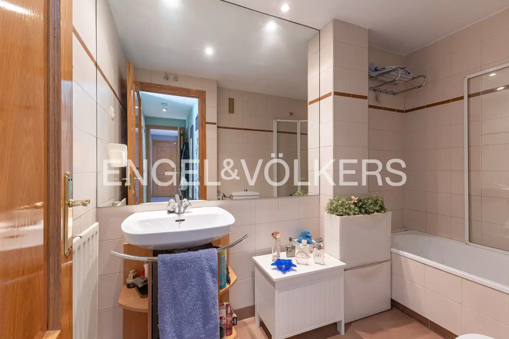 Baño de Piso en venta en Madrid con Aire acondicionado, Calefacción y Piscina