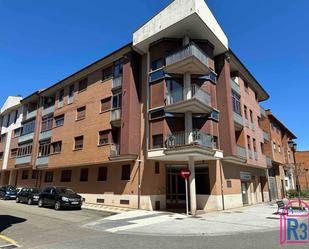 Vista exterior de Pis de lloguer en Villaquilambre amb Calefacció, Terrassa i Traster