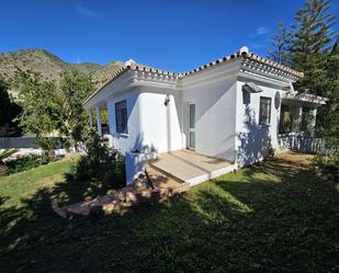 Jardí de Casa o xalet en venda en Benalmádena amb Aire condicionat, Jardí privat i Parquet