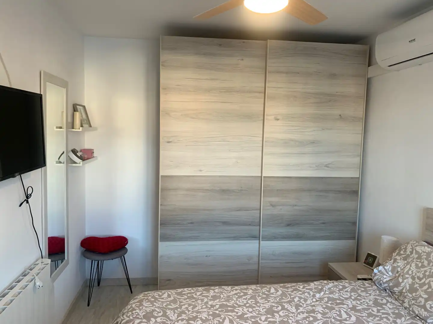 Schlafzimmer von Einfamilien-Reihenhaus zum Verkauf in Torredembarra mit Klimaanlage, Heizung und Privatgarten