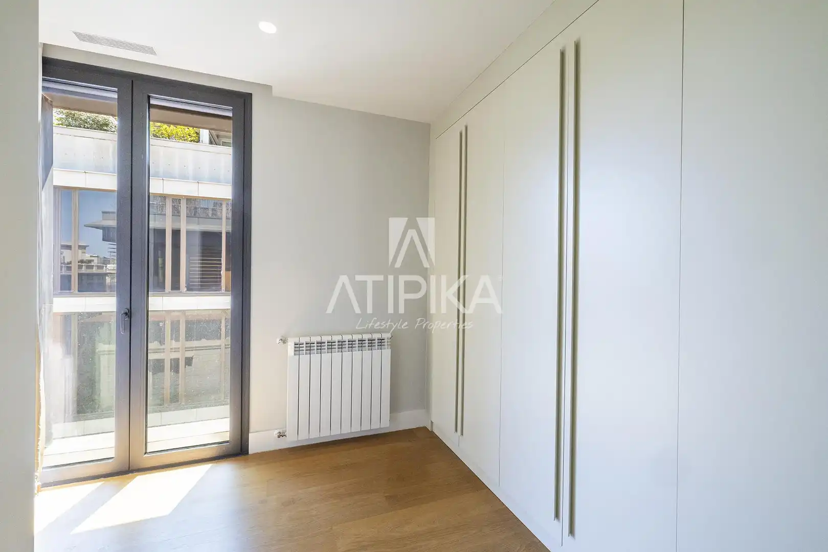 Schlafzimmer von Dachboden zur Miete in Barcelona mit Klimaanlage, Terrasse und Ofen