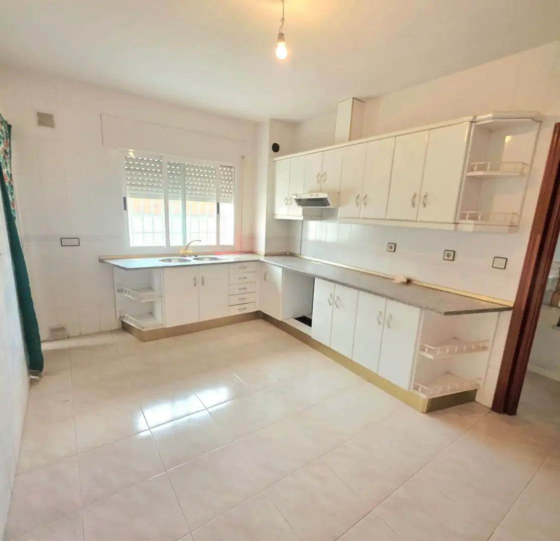 Cocina de Casa adosada en venta en Añover de Tajo con Jardín privado y Balcón
