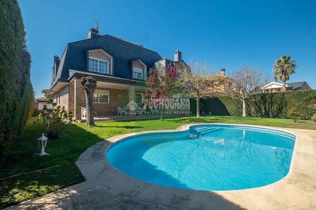 Casa-chalet en Venta en Griñón