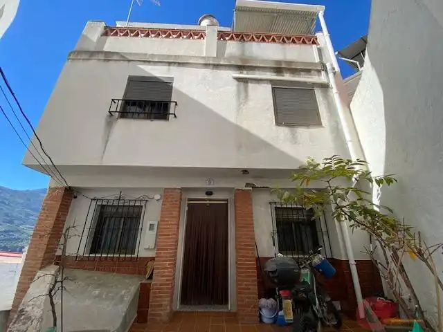 Casa en venda a Otívar