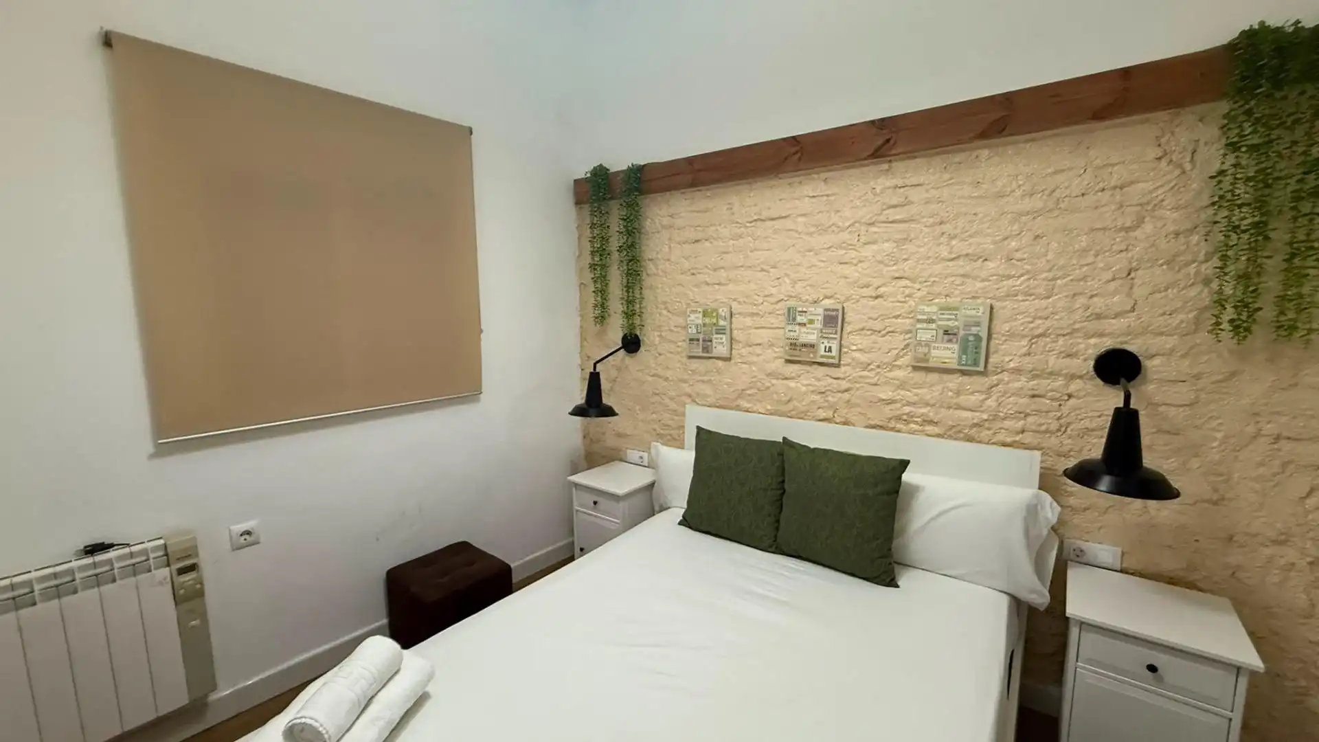 Habitación de Apartamento en venta en Sevilla con Aire acondicionado, Calefacción y Trastero