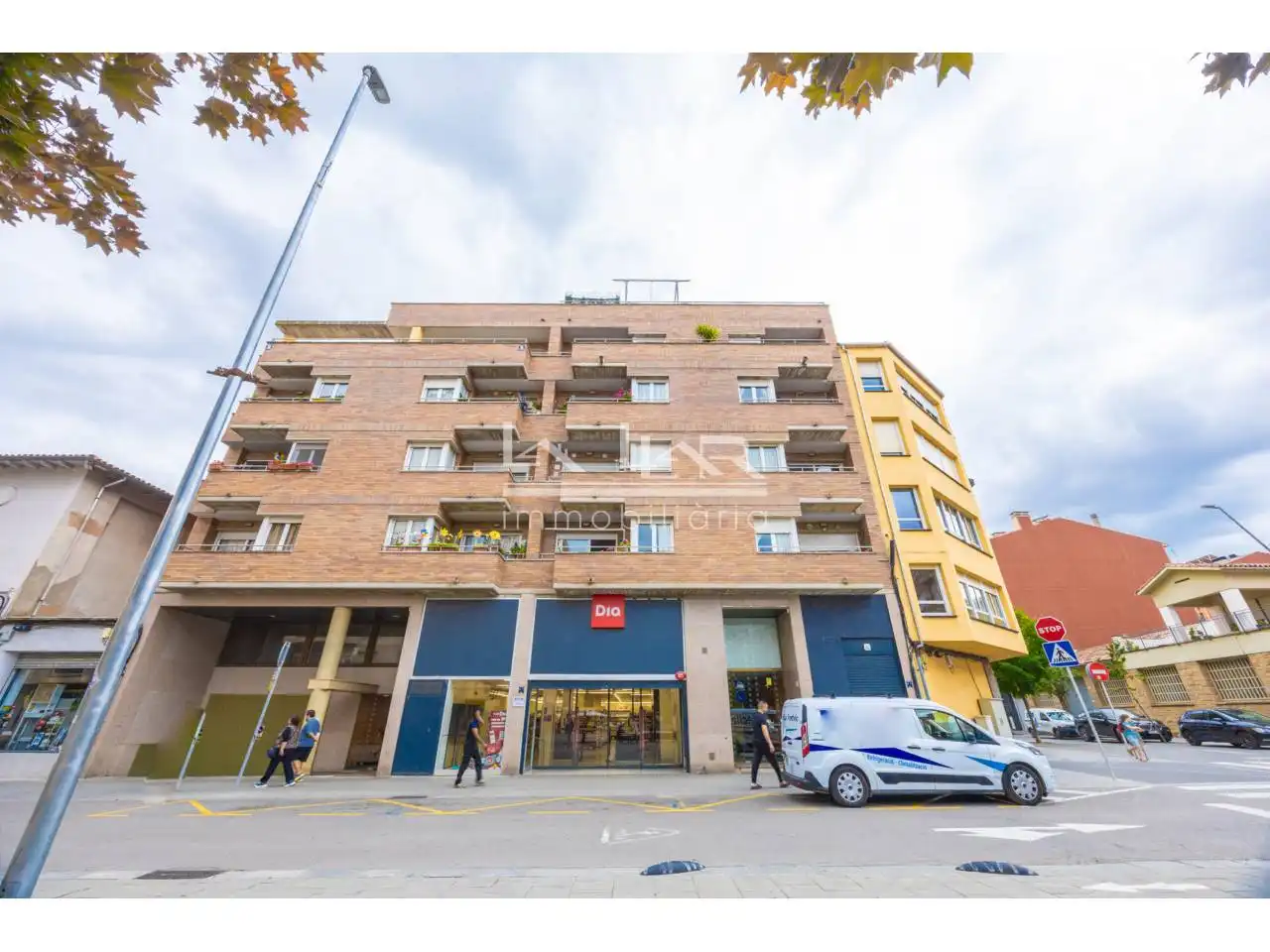 Vista exterior de Ático en venta en Vic con Calefacción, Terraza y Trastero