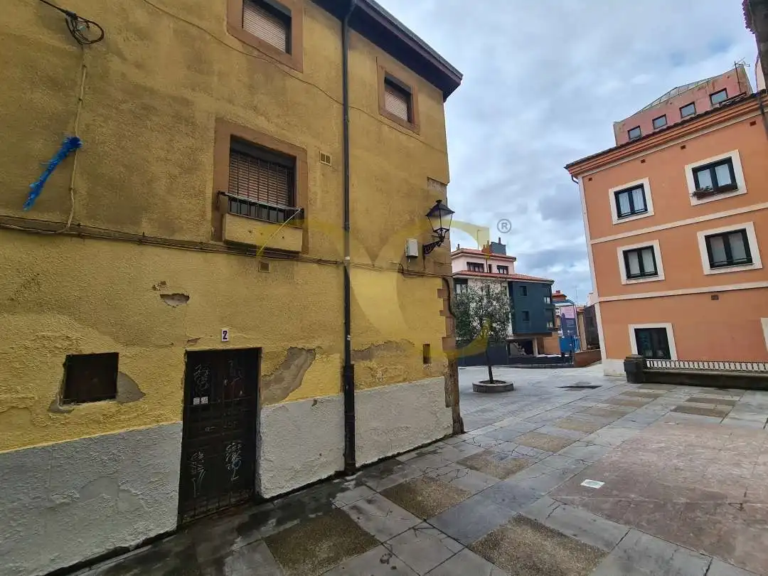 Vista exterior de Edificio en venta en Gijón 