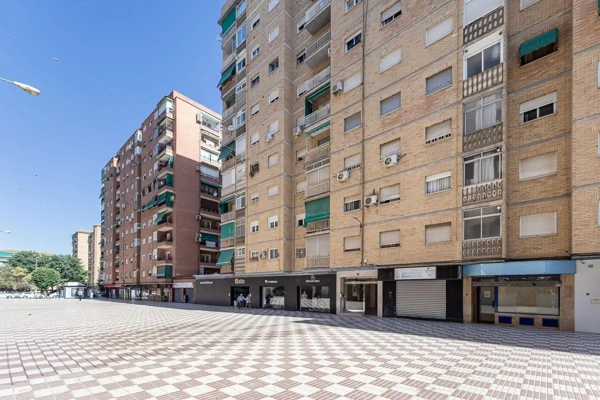 Piso con ascensor en venta en Zaidín, imagen 2