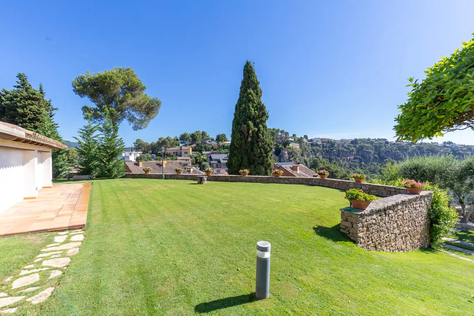 Jardí de Finca rústica en venda en Corbera de Llobregat amb Aire condicionat, Calefacció i Terrassa