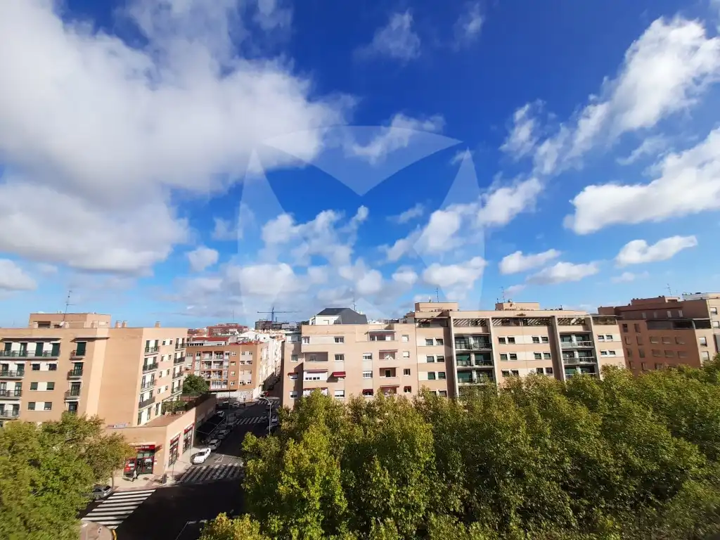Vista exterior de Àtic de lloguer en Badajoz amb Aire condicionat i Terrassa