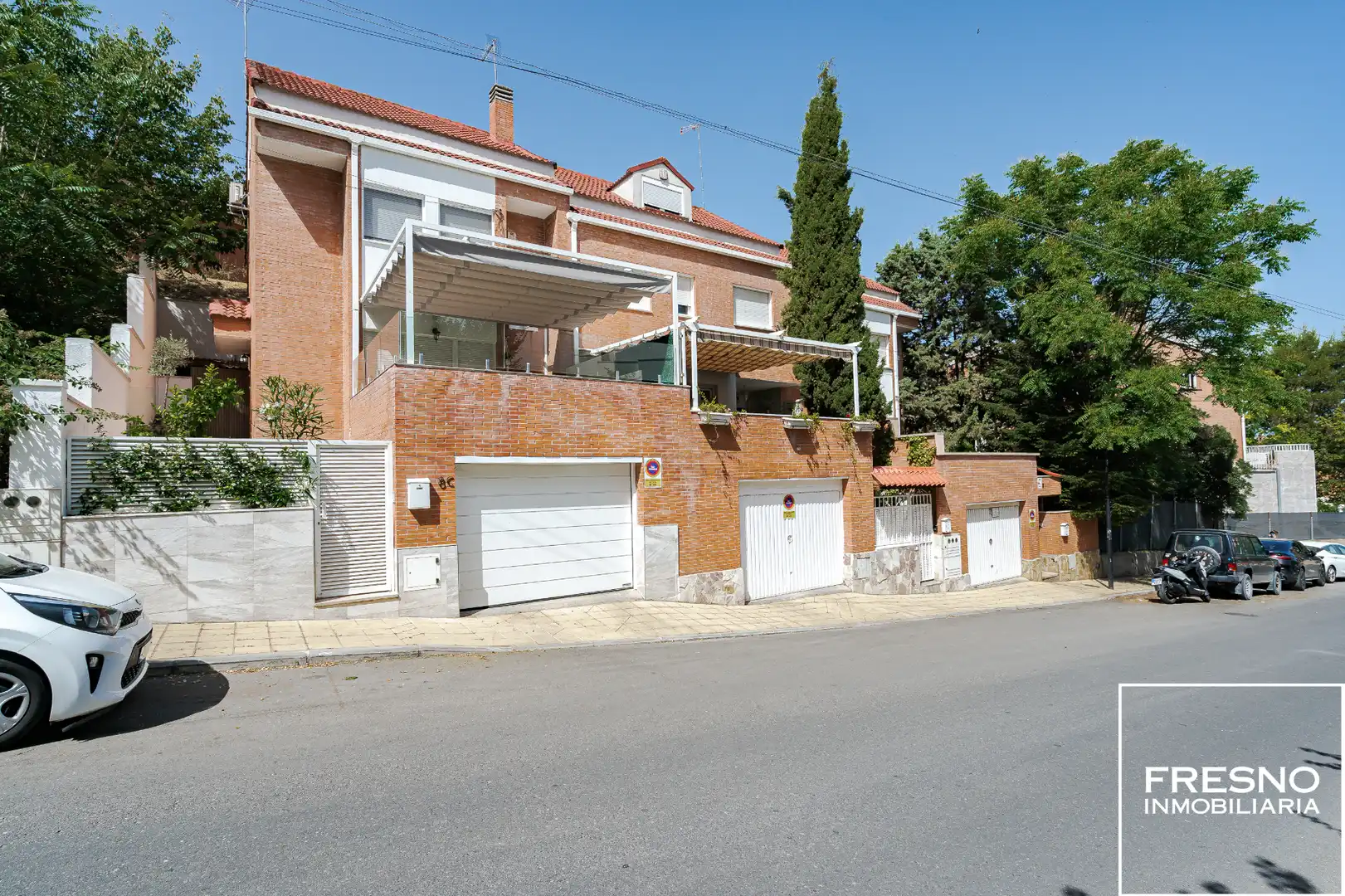 Vista exterior de Casa o xalet en venda en Cobeña amb Aire condicionat, Calefacció i Jardí privat