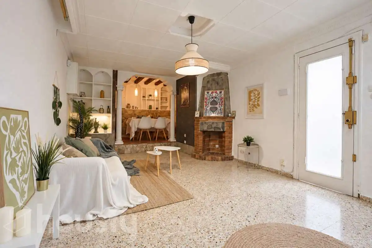Sala de estar de Planta baja en venta en El Poal