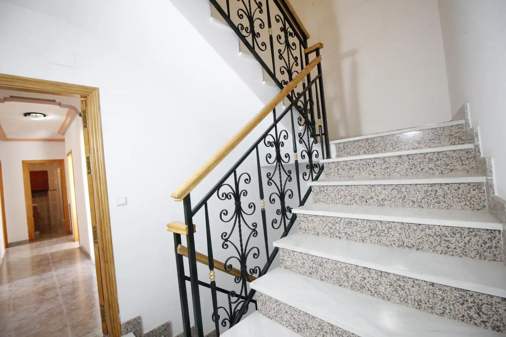 Casa o xalet en venda en Baza amb Calefacció i Balcó