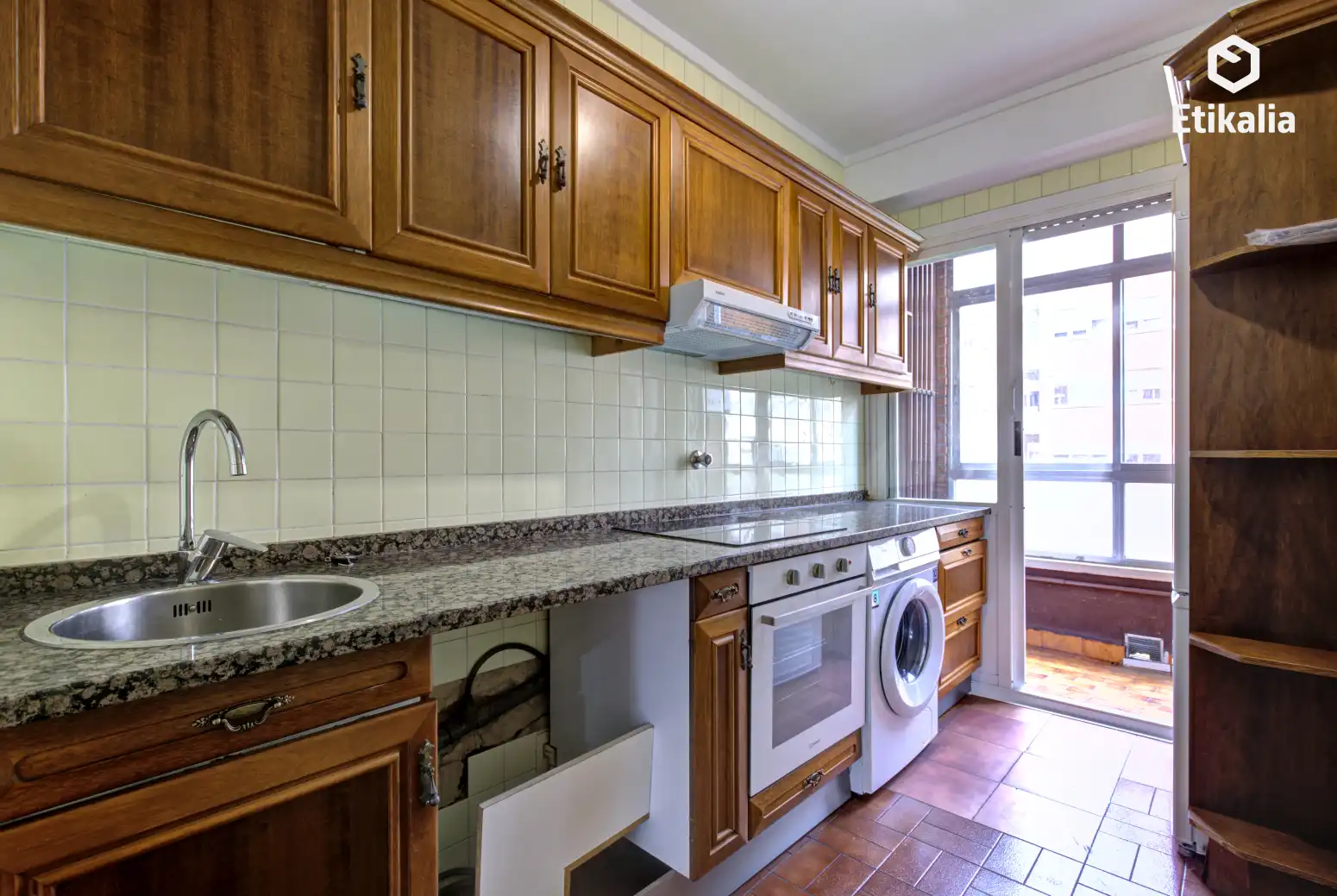 Cocina de Piso en venta en Vitoria - Gasteiz con Calefacción, Terraza y Trastero